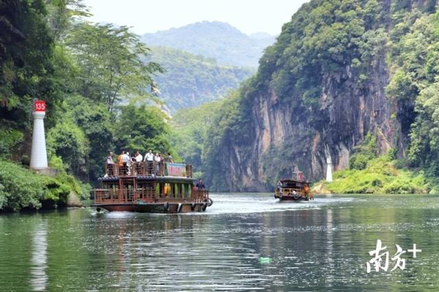 游覽湟川三峽，享連州秀美風(fēng)光。梁素雅 攝