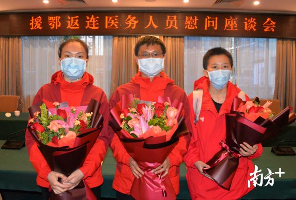 支援湖北、奮戰(zhàn)抗疫一線的莫文慶、曾慧、丘金霞3人入選2020年“清遠(yuǎn)市最美人物之最美醫(yī)生/護(hù)士”。黃津 攝