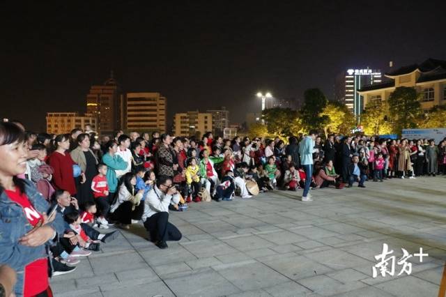 活動吸引了眾多市民群眾。段燦 攝