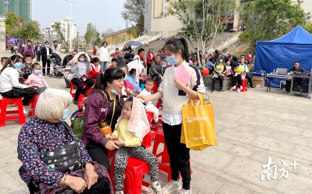 問答互動。段燦 攝