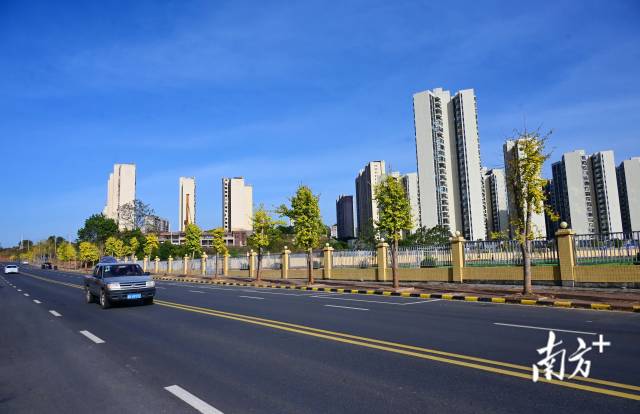 岡溪路。黃津 攝