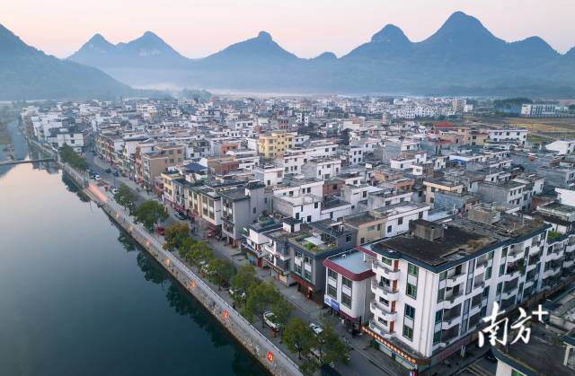 保安鎮(zhèn)街頭。