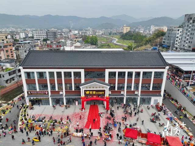 新建的東陂綜合市場投資2800萬元，占地面積約14000平方米。