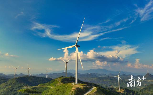 大路邊鎮(zhèn)力爭將風(fēng)電、光伏等新能源產(chǎn)業(yè)打造成經(jīng)濟(jì)發(fā)展新增長極。陳天優(yōu) 攝