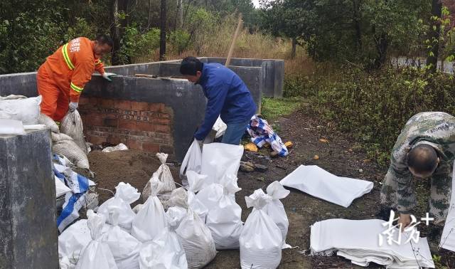 做好防汛物資準(zhǔn)備。