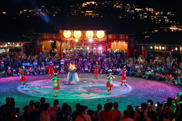 瑤族篝火晚會(huì)。梁敏 攝